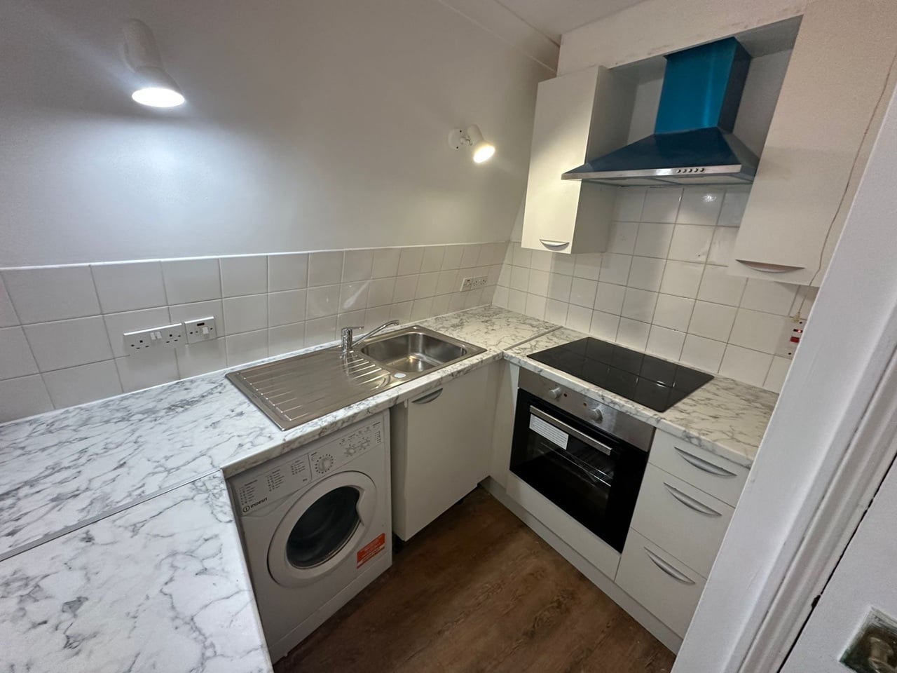 Studio Flat, Hayfield Passage, E1, N1 7GU