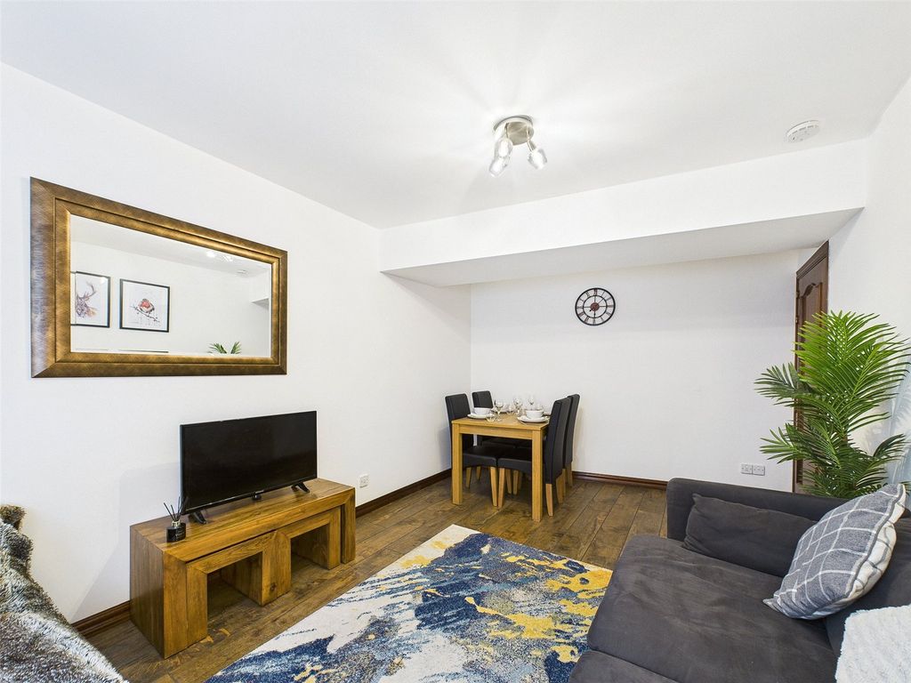 Additional image 5 of 2 bed flat for saleJohns Place, Edinburgh, Midlothian EH6