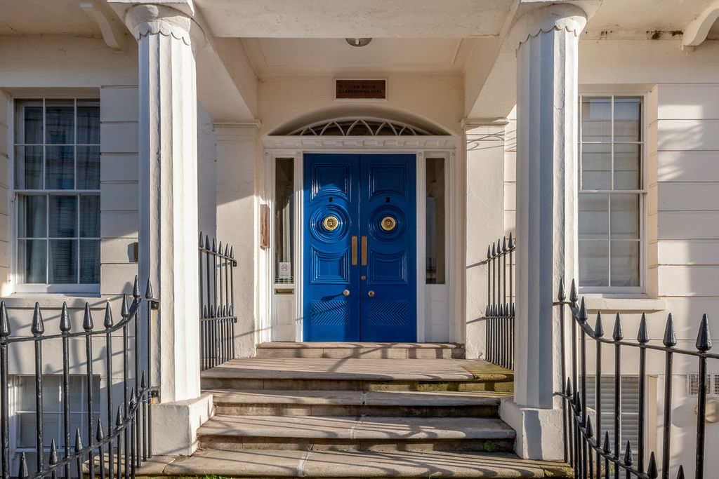 Additional image 4 of 2 bed flat for saleWilliam House 3 Parade, Leamington Spa, Warwickshire CV32