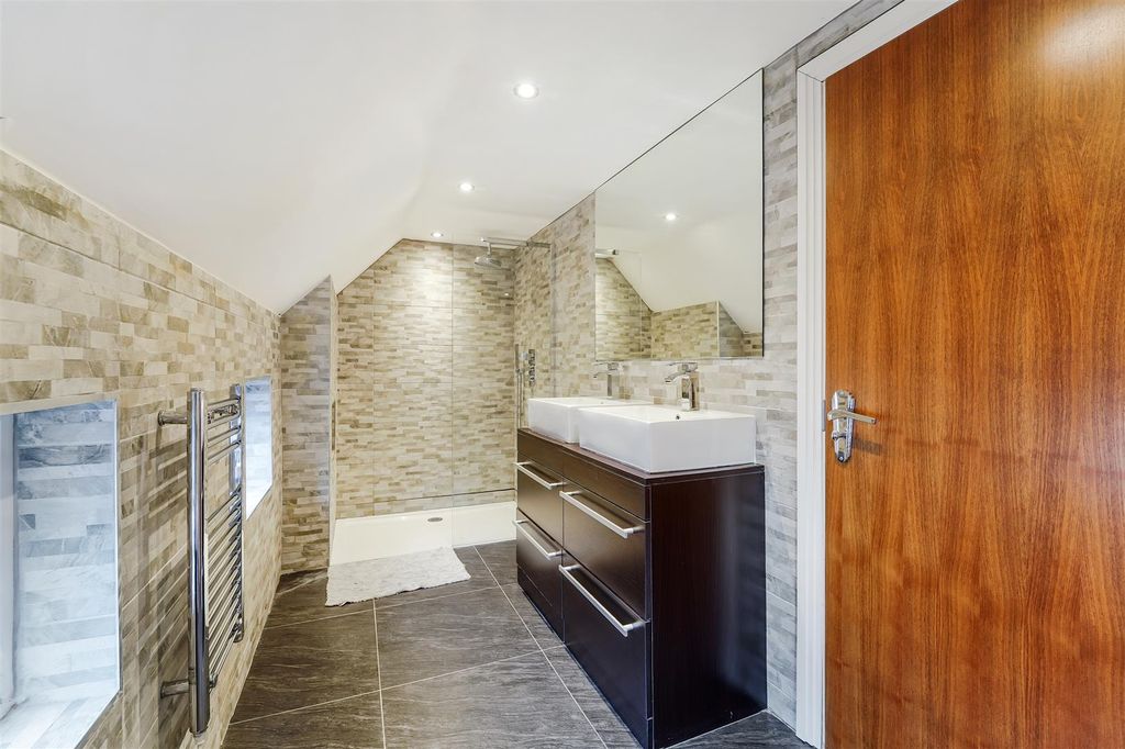 Additional image 13 of 3 bed flat for saleWoodland Way, Kingswood KT20
