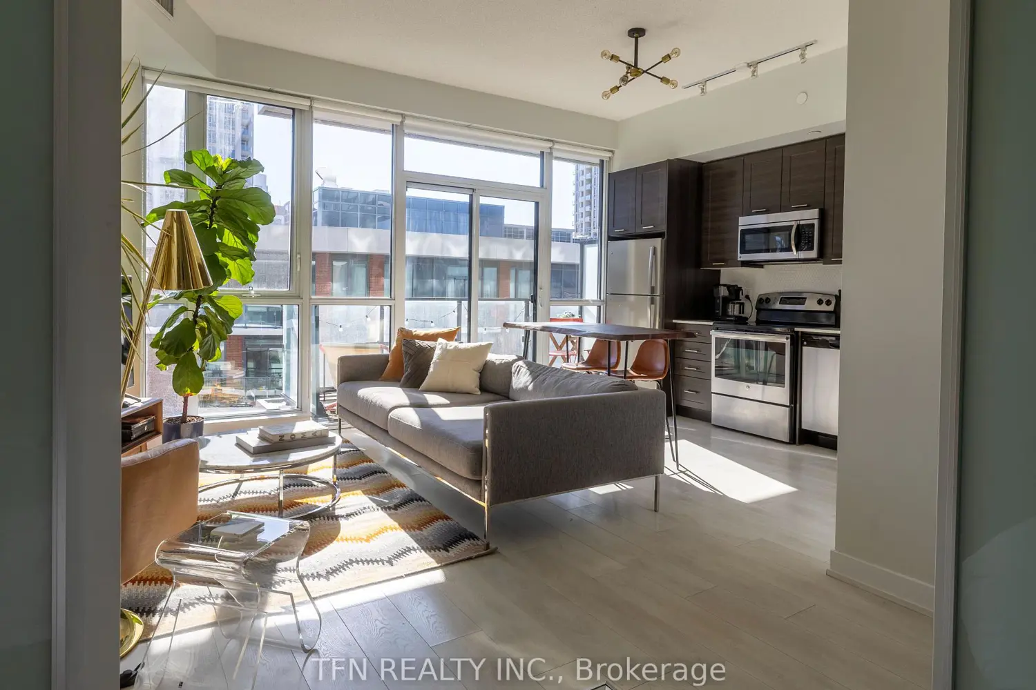 50 Bruyeres Mews 726