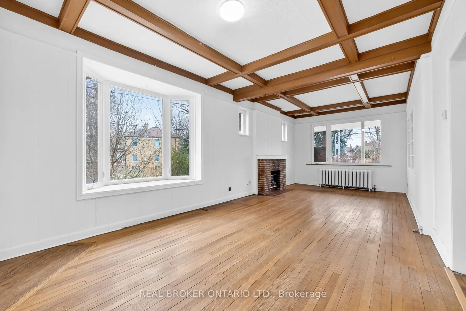 Additional image 6 of 2585 Lakeshore Boulevard