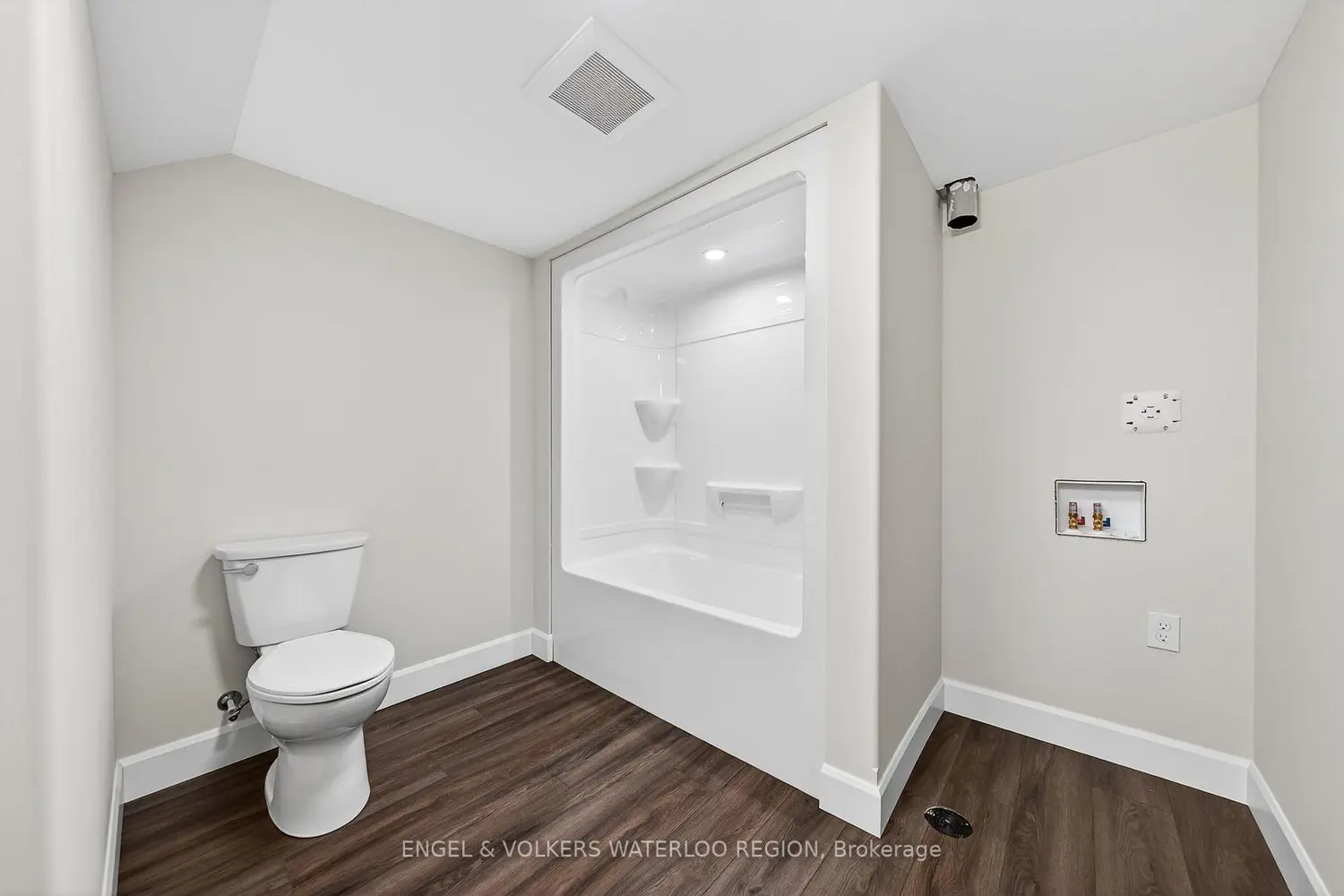 Additional image 13 of 3202 Vivian Line 50