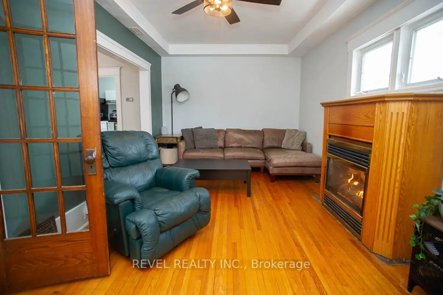 98 Cayuga Street photo 4
