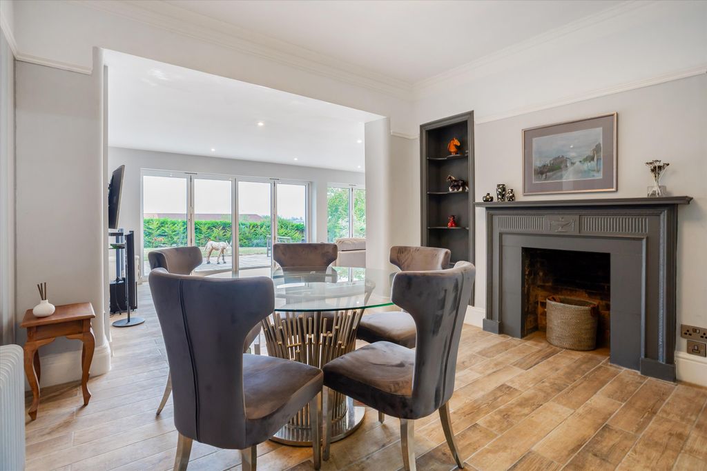 Additional image 5 of 6 bed detached house for saleLenchwick, Evesham, Worcestershire WR11