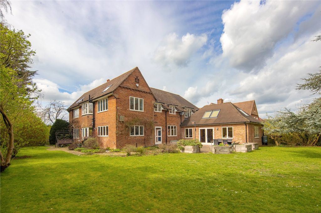5 bed detached house for saleBarrow Road, Cambridge CB2