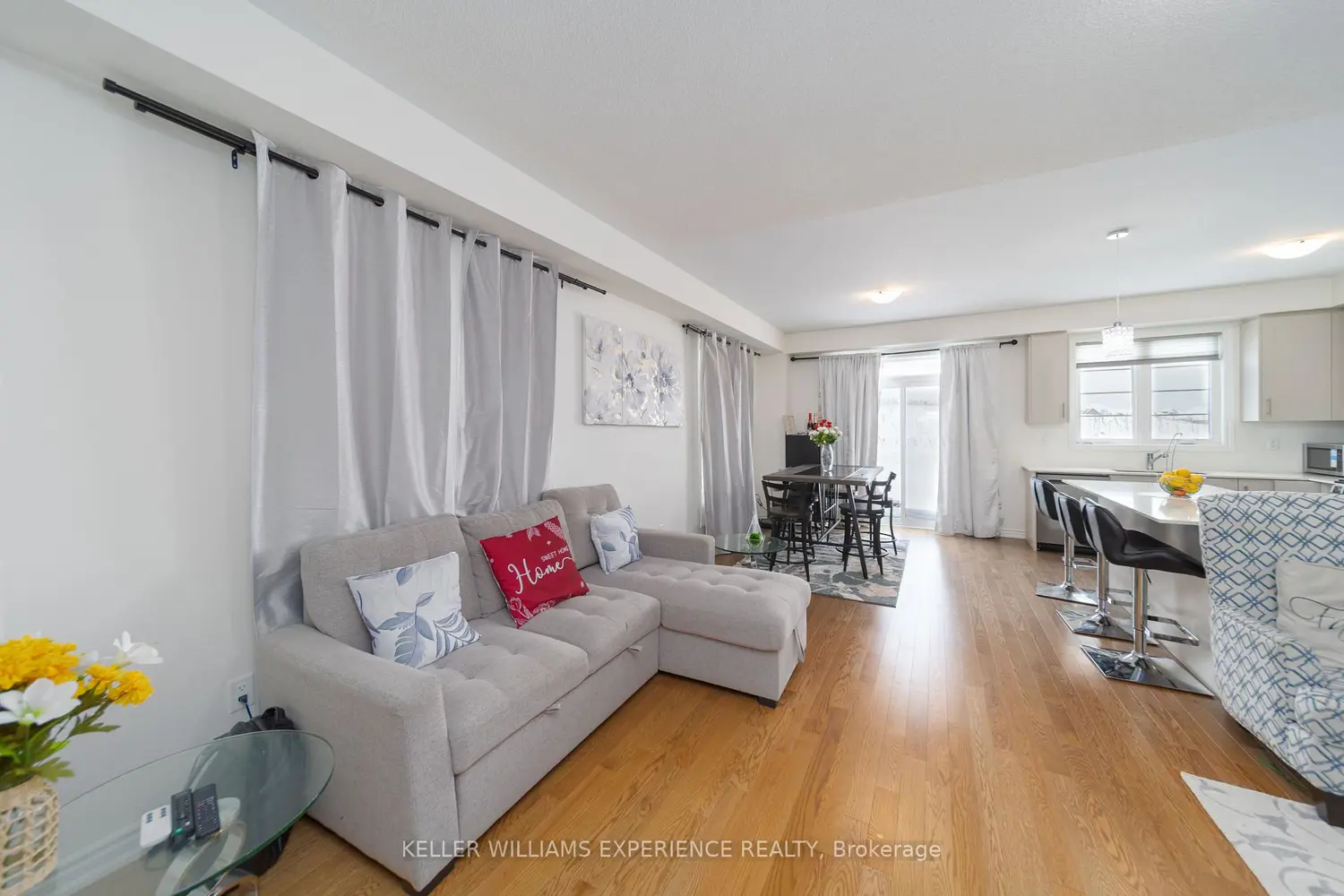 82 Phoenix Boulevard photo 2