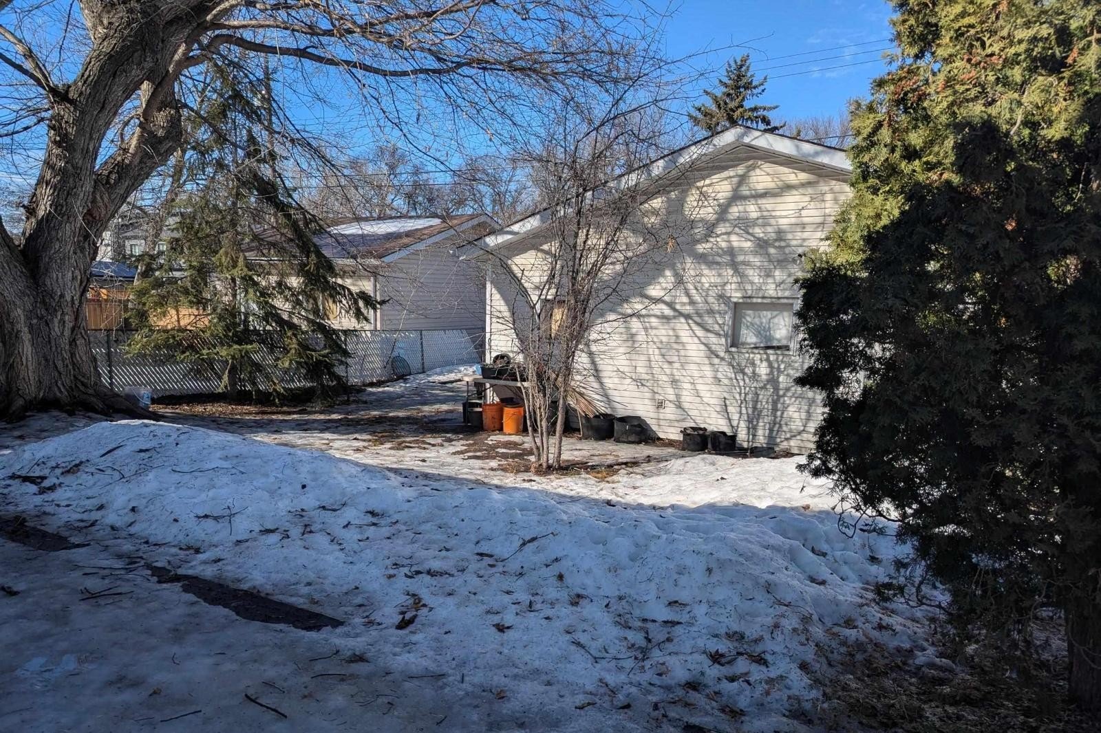 Additional image 8 of 10960 74 Avenue NW, Edmonton, AB, T6G0E6
