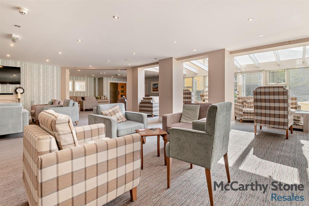 Additional image 8 of 2 bed flat for saleBarnhill Court, Barnhill Road, Chipping Sodbury, Bristol BS37