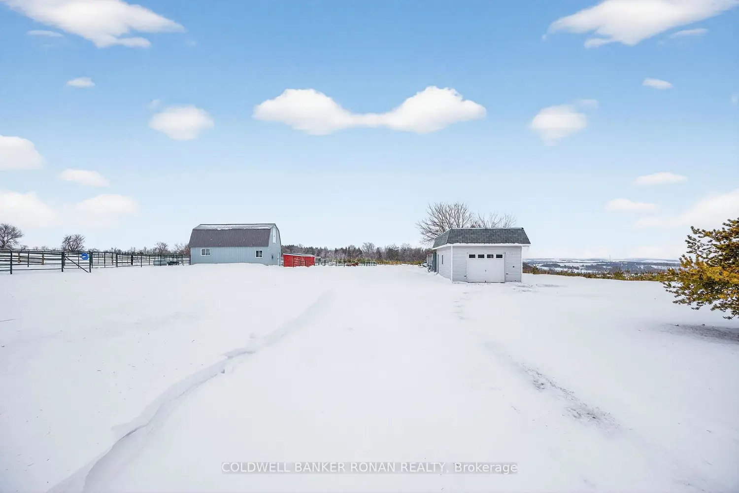 4886 15Th Side Road photo 4