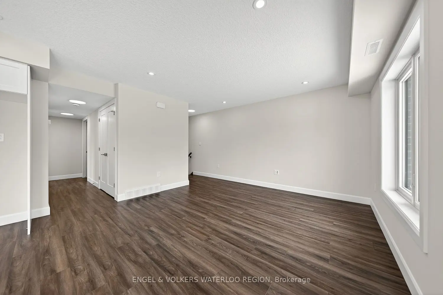 Additional image 11 of 3202 Vivian Line 49