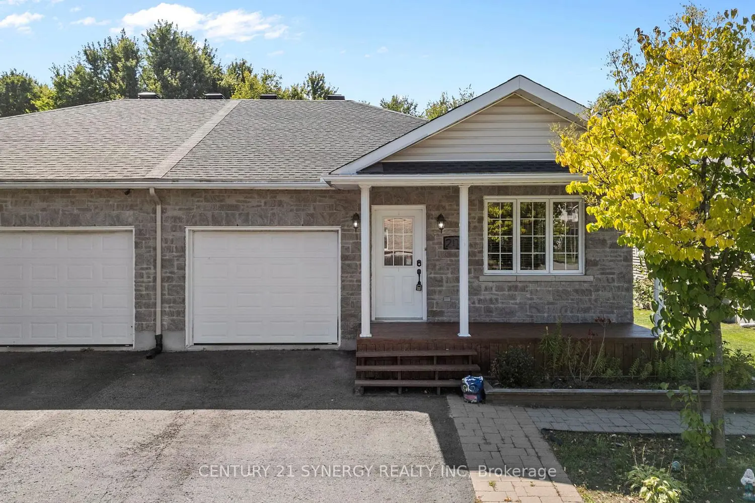 204 Ottawa Street photo 2