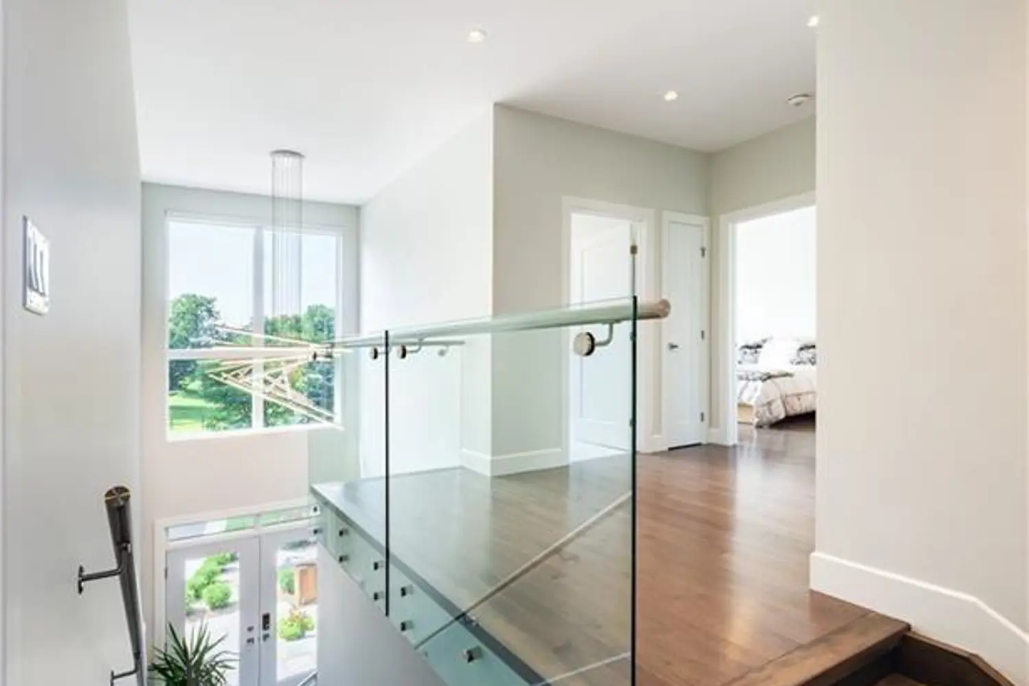 Additional image 12 of 615 Island Park Crescent