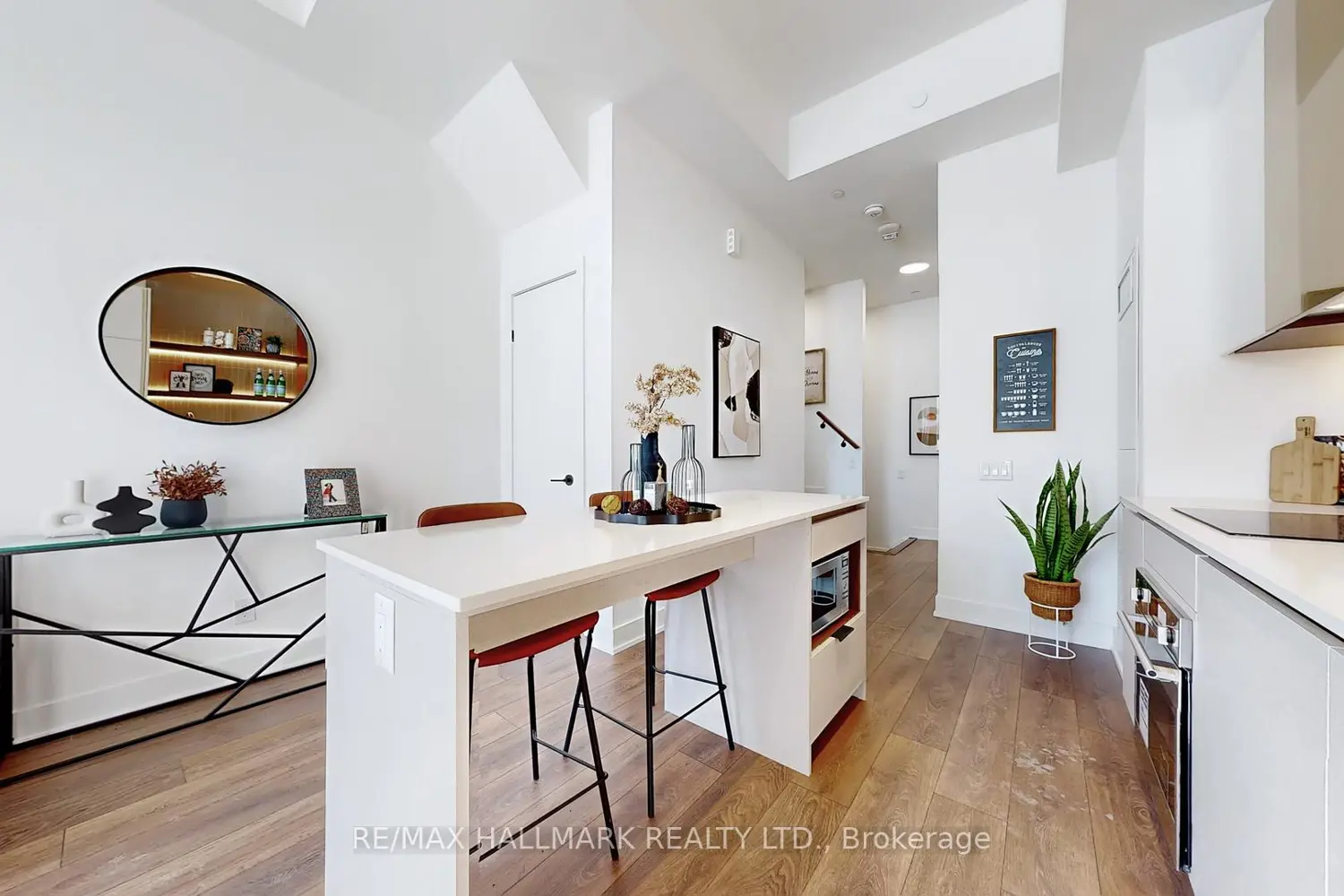 Additional image 5 of 1285 Queen Street 102