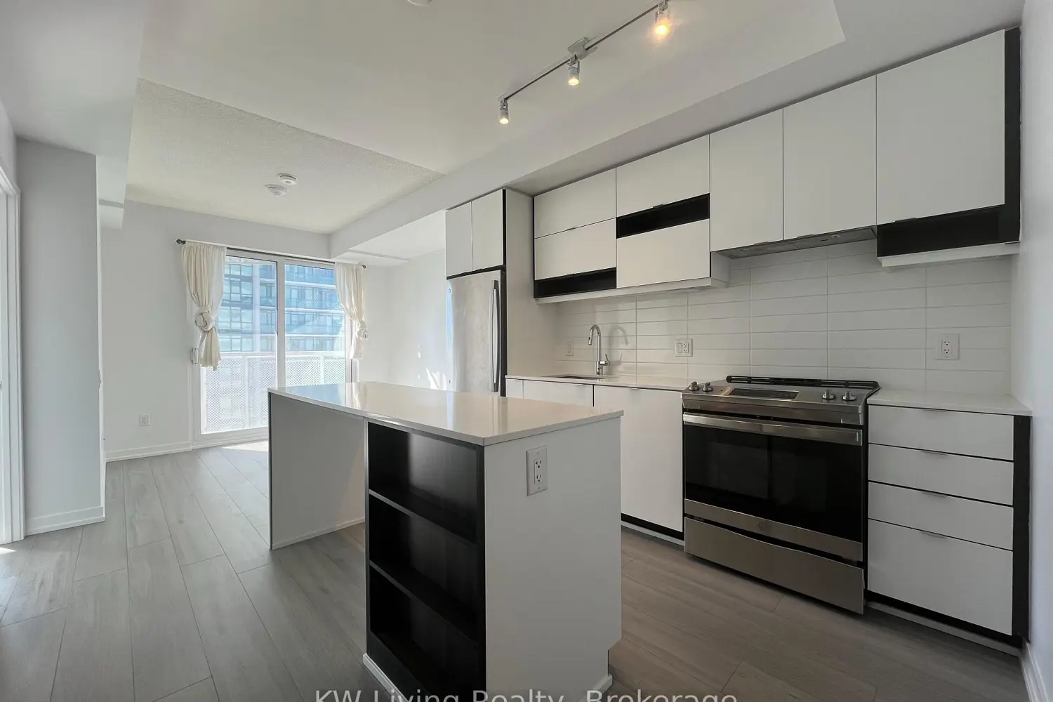 Additional image 9 of 4065 Confederation Parkway 3601