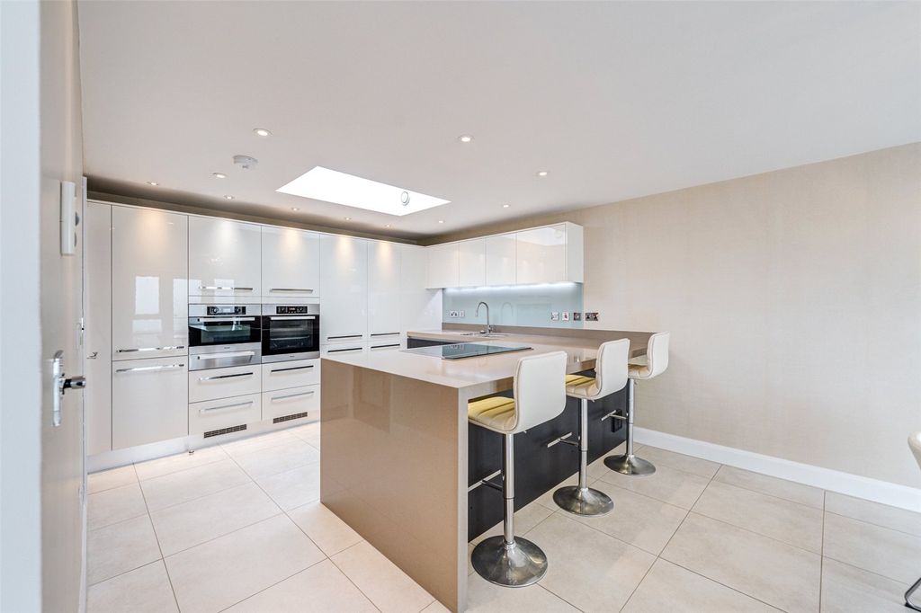 Additional image 3 of 3 bed flat for saleMarine Parade, Worthing, West Sussex BN11