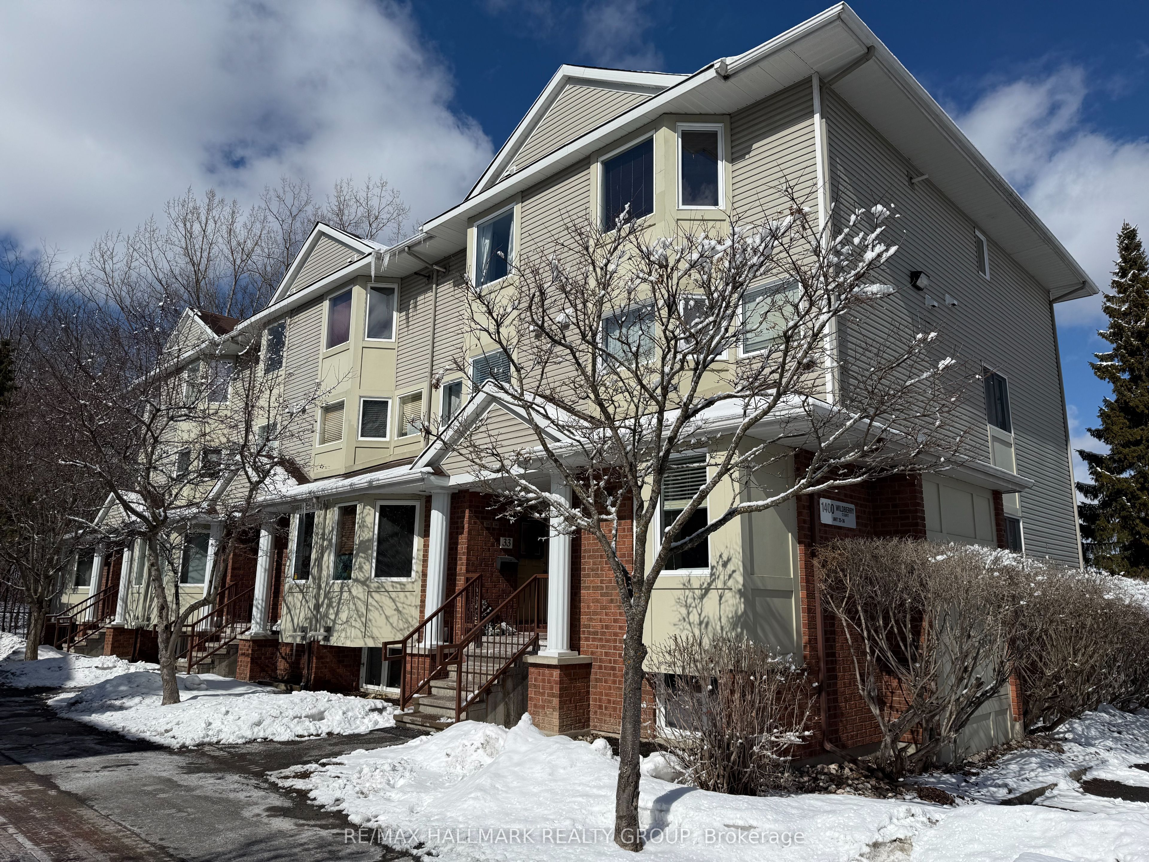 35-1400 Wildberry Court, Ottawa, ON, K1C 7K6