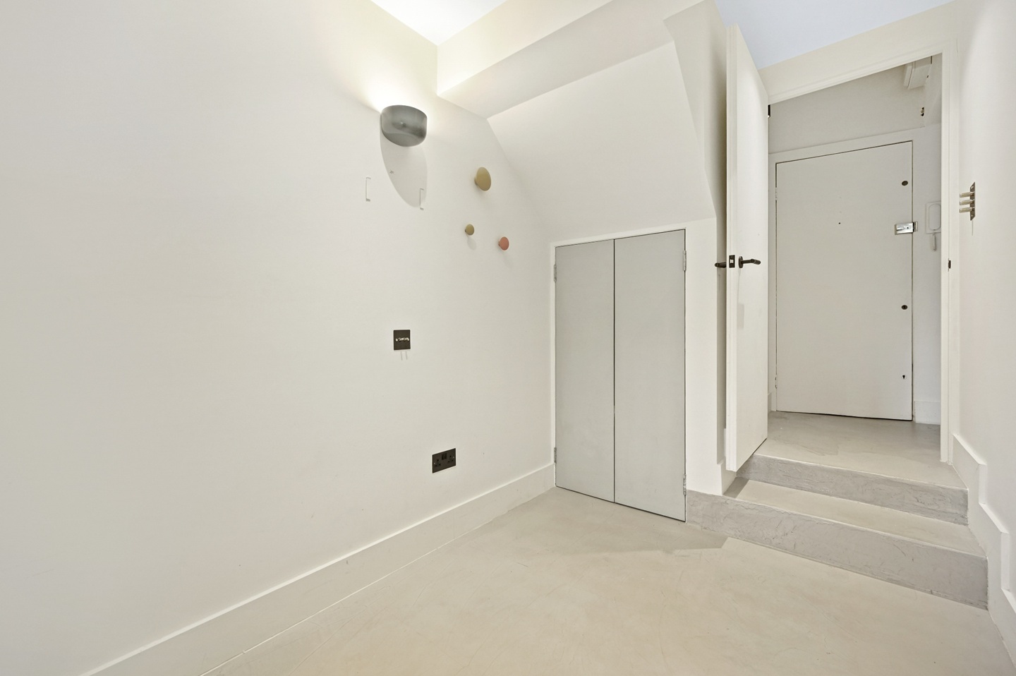 Additional image 12 of 2 Bed Flat, Russell Road, W14, N1 7GU