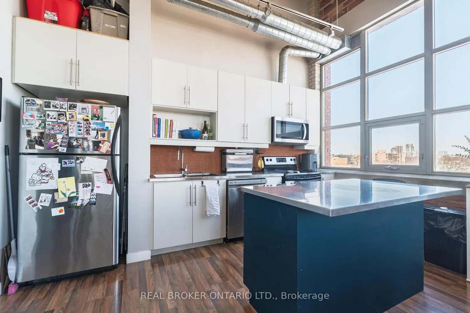 Additional image 7 of 2154 Dundas Street Ph3