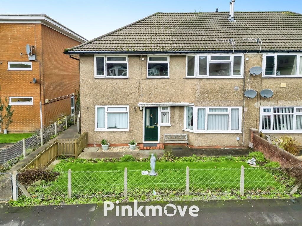 2 bed flat for saleWaunfawr Gardens, Cross Keys, Newport NP11