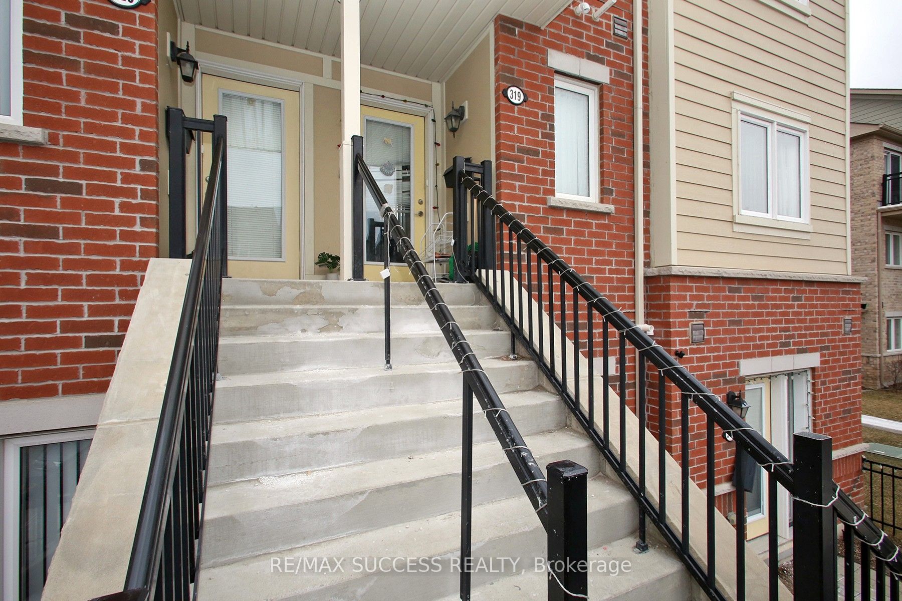 Additional image 2 of 320-250 Sunny Meadow Boulevard, Brampton, ON, L6R 3Y7