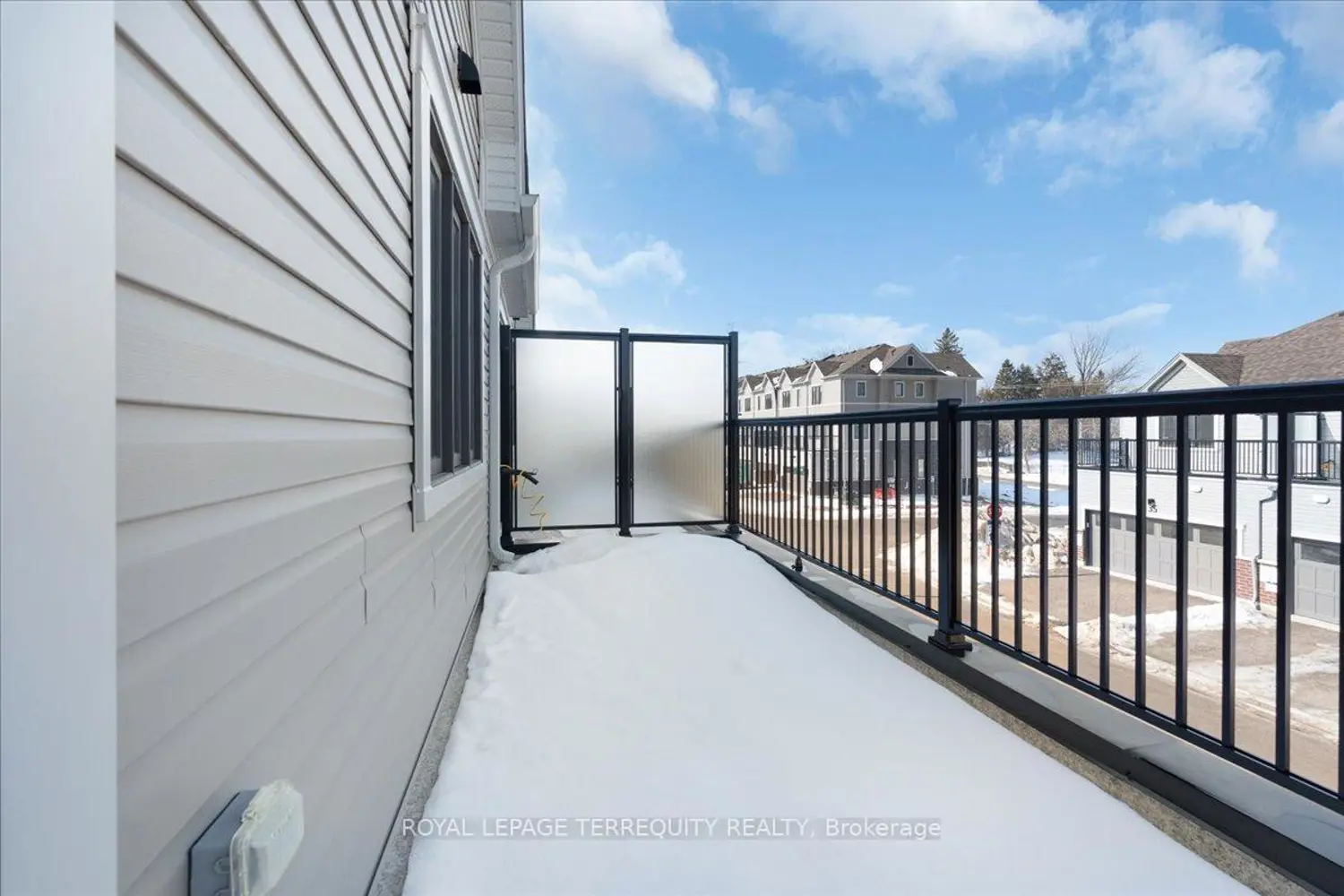 Additional image 16 of 38 Kingbird Common