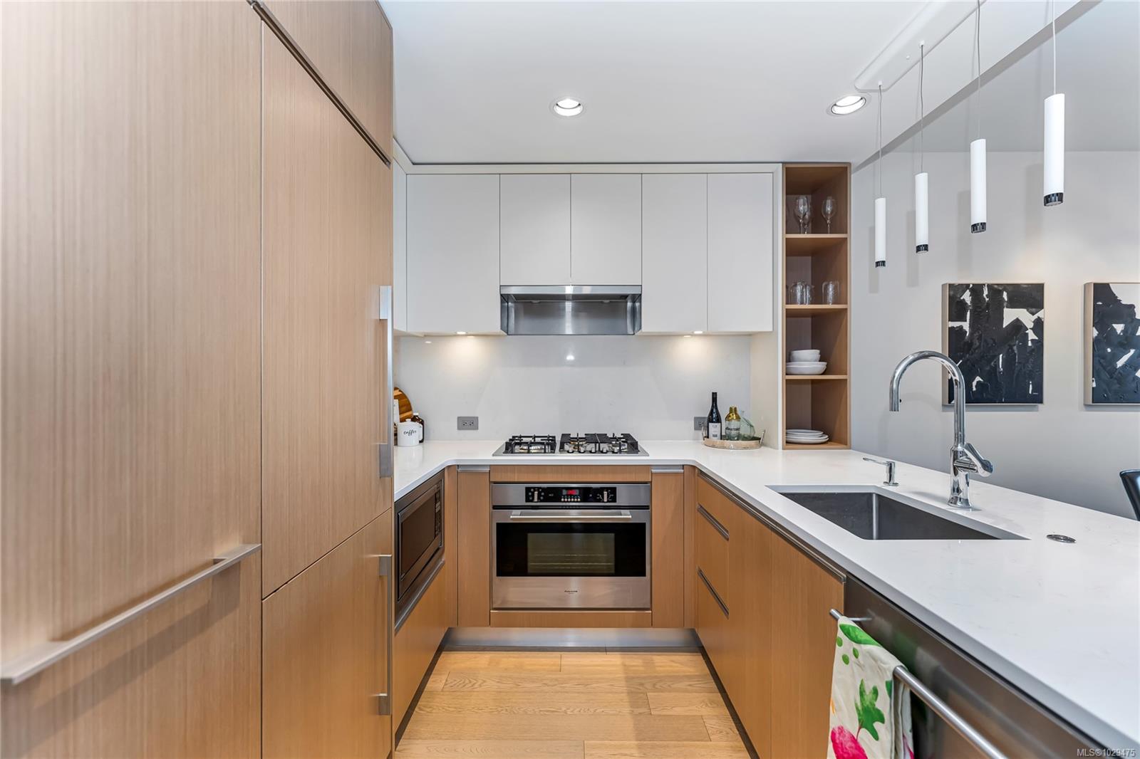 Additional image 6 of 405-1033 Cook Street, Victoria, BC, V8V 0E1