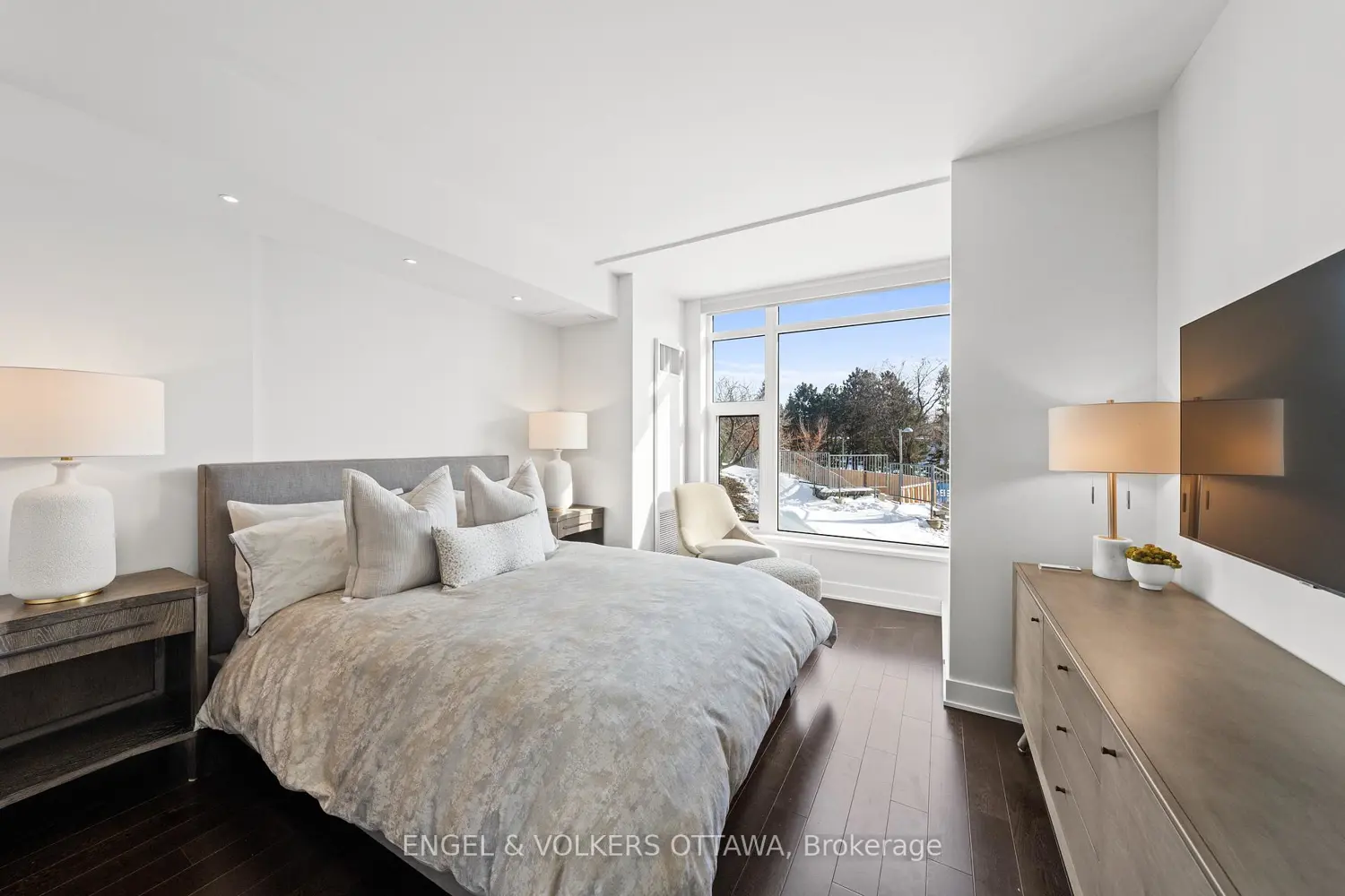 Additional image 10 of 1035 Bank Street 110