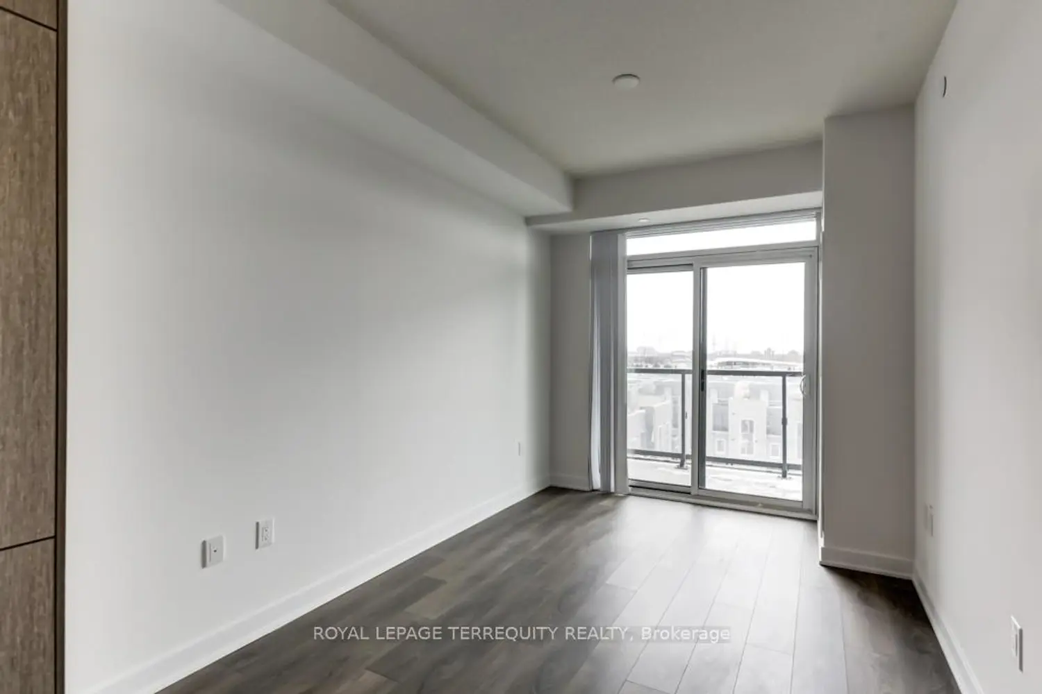 Additional image 9 of 38 Honeycrisp Crescent 607