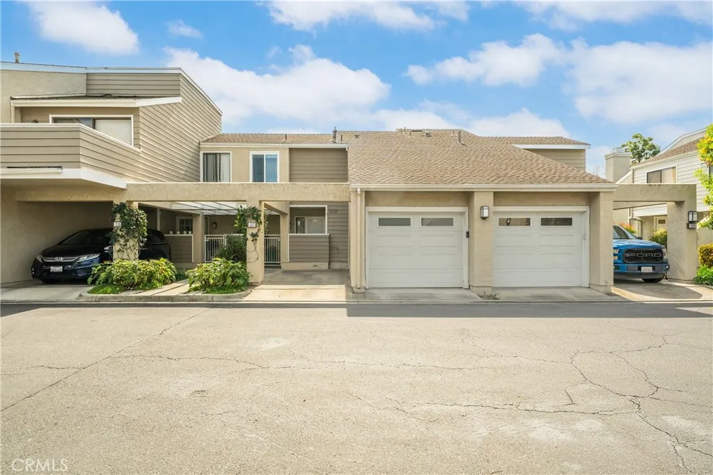 337 Deerfield Ave Unit 19, Irvine, CA 92606