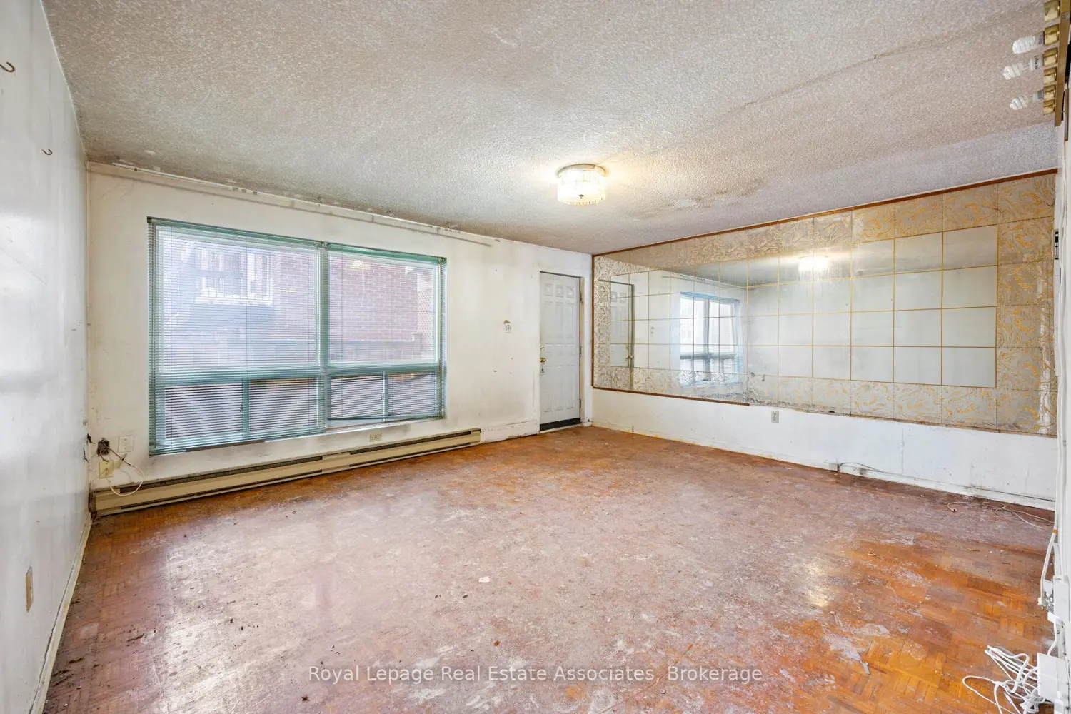 Additional image 5 of 829 Richmond Street 101