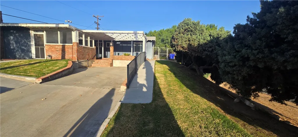 Additional image 2 of 4130 Estrada Dr, Jurupa Valley, CA 92509