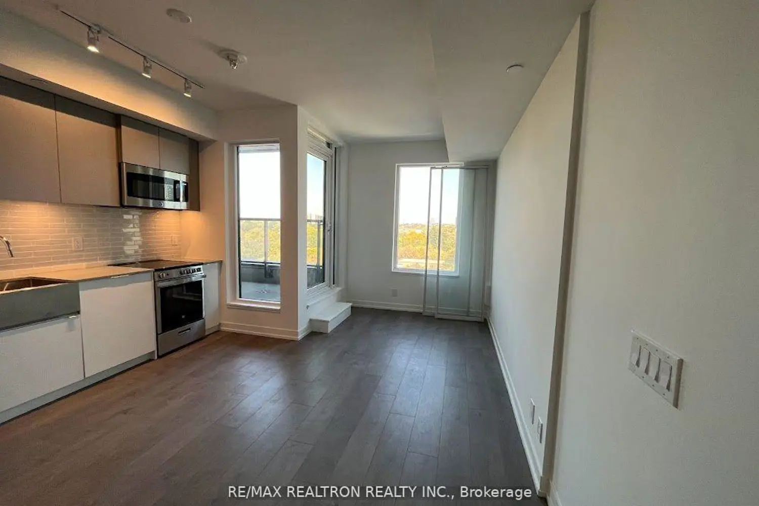 Additional image 9 of 270 Dufferin Street 619