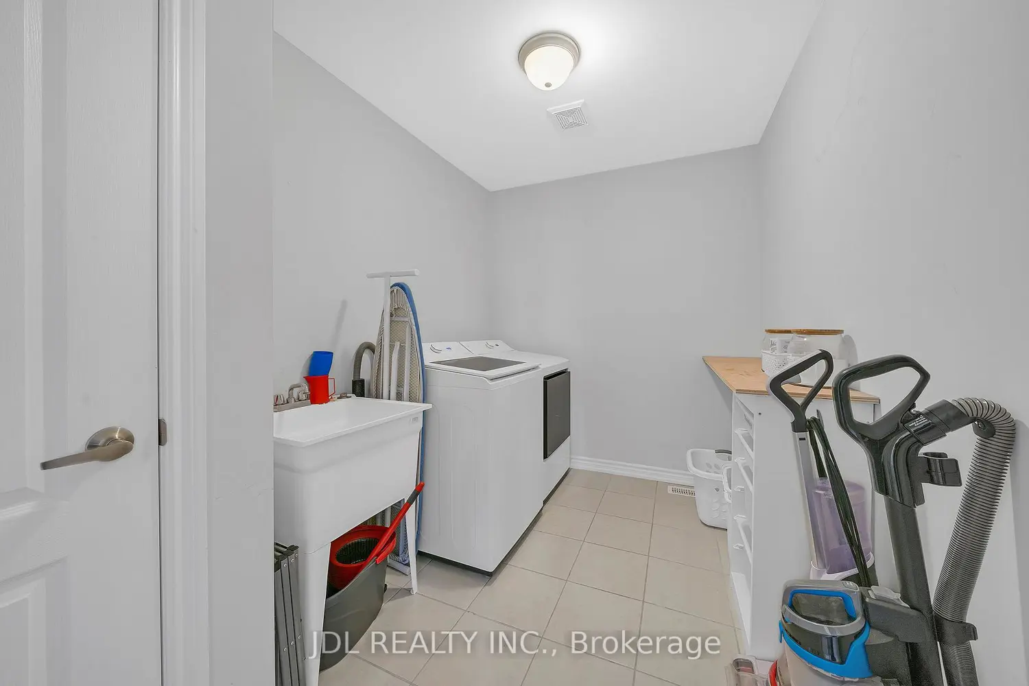 Additional image 14 of 376 Miller Park Avenue