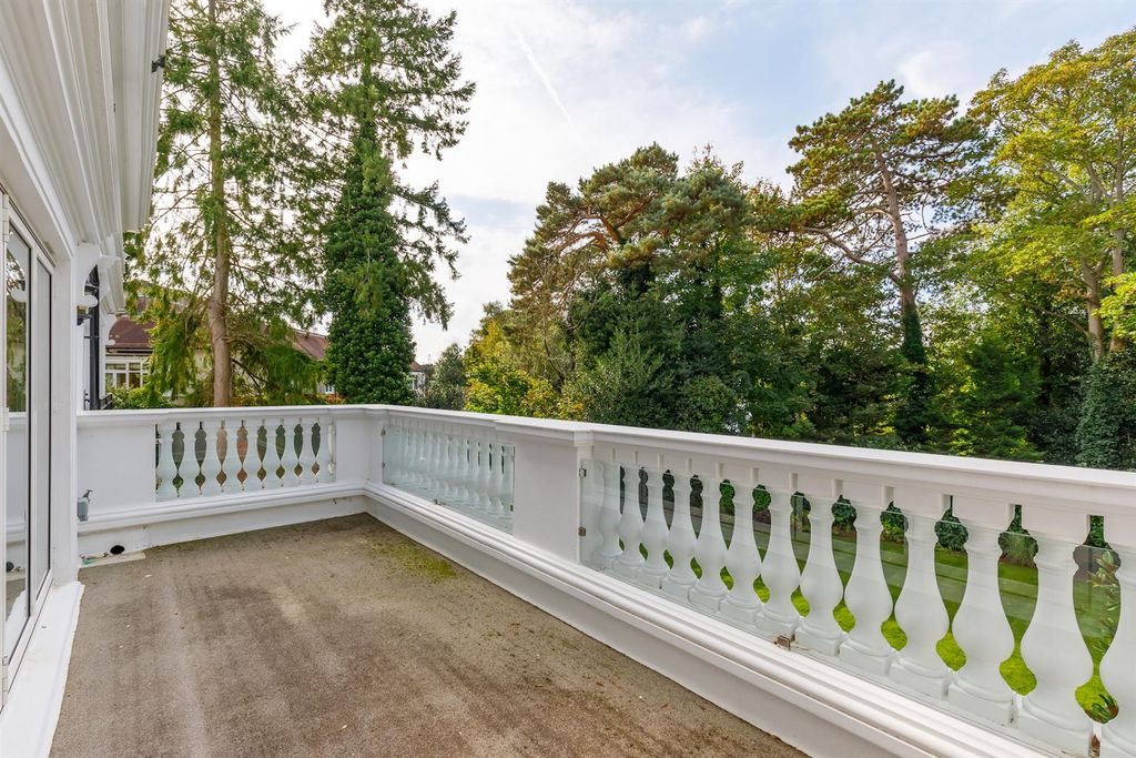 Additional image 20 of 3 bed flat for saleRidgemount Road, Sunningdale SL5