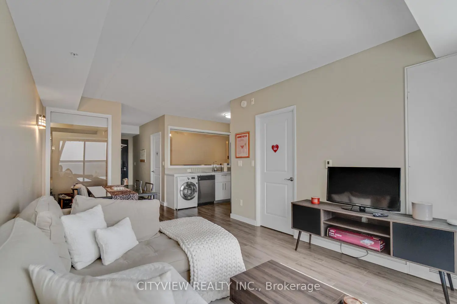 Additional image 10 of 1291 Gordon Street 414