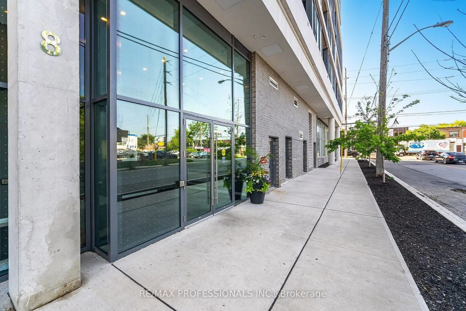 Additional image 2 of 859 The Queensway 313
