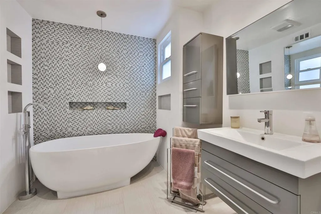 Additional image 49 of 942 D Avenue Unit B, Coronado, CA 92118