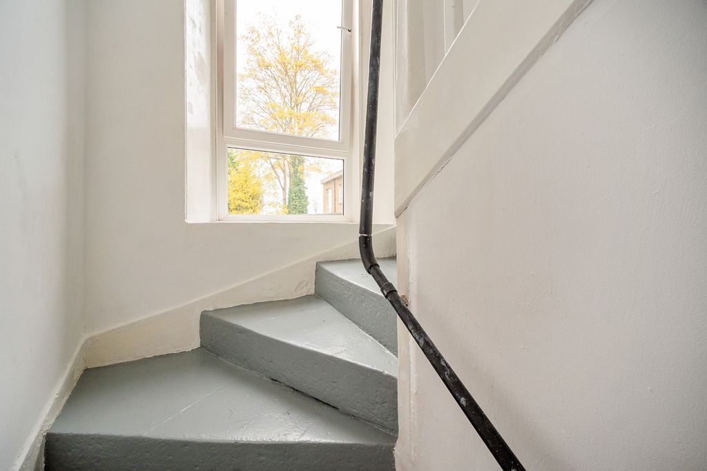 Additional image 5 of 3 bed flat for saleWestport, Lanark ML11