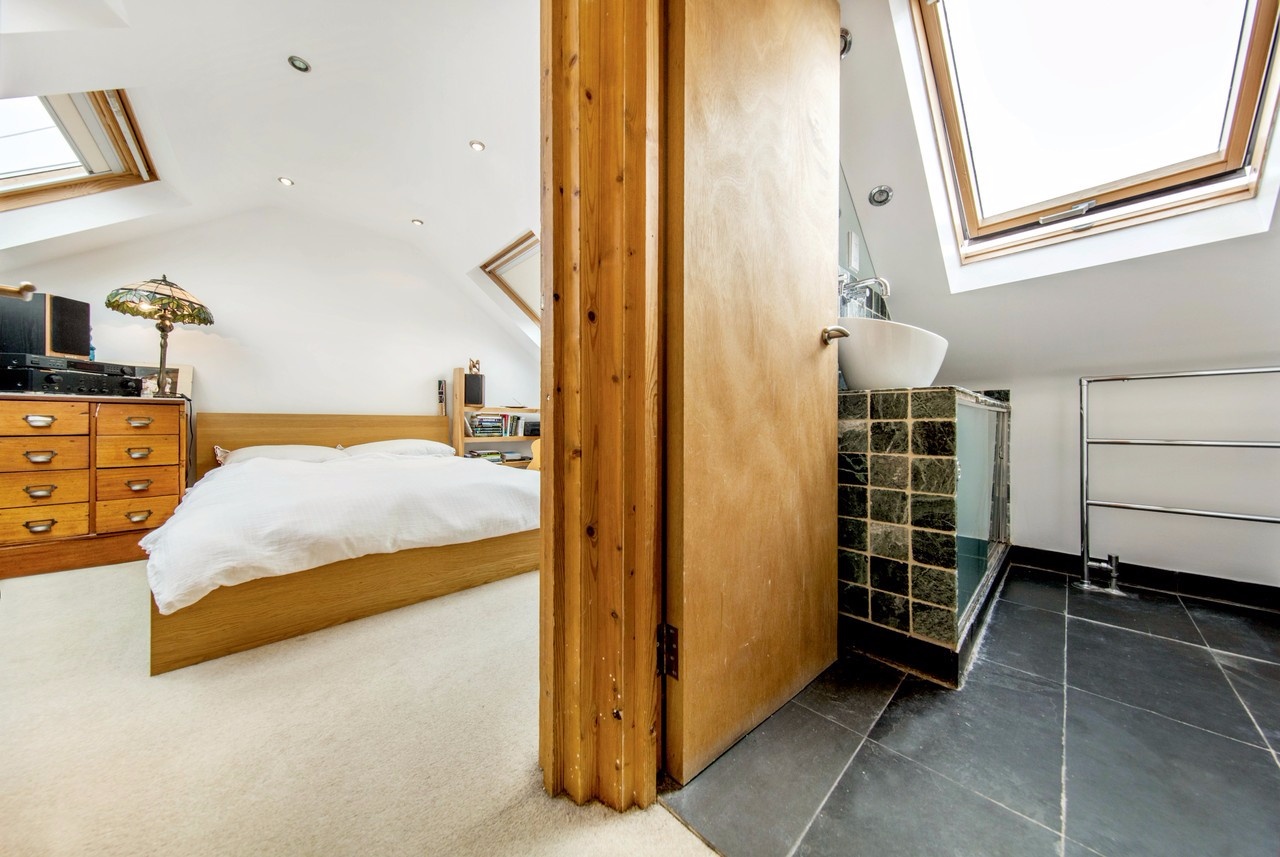 Additional image 3 of 3 Bed Flat, Trent Road, SW2, N1 7GU