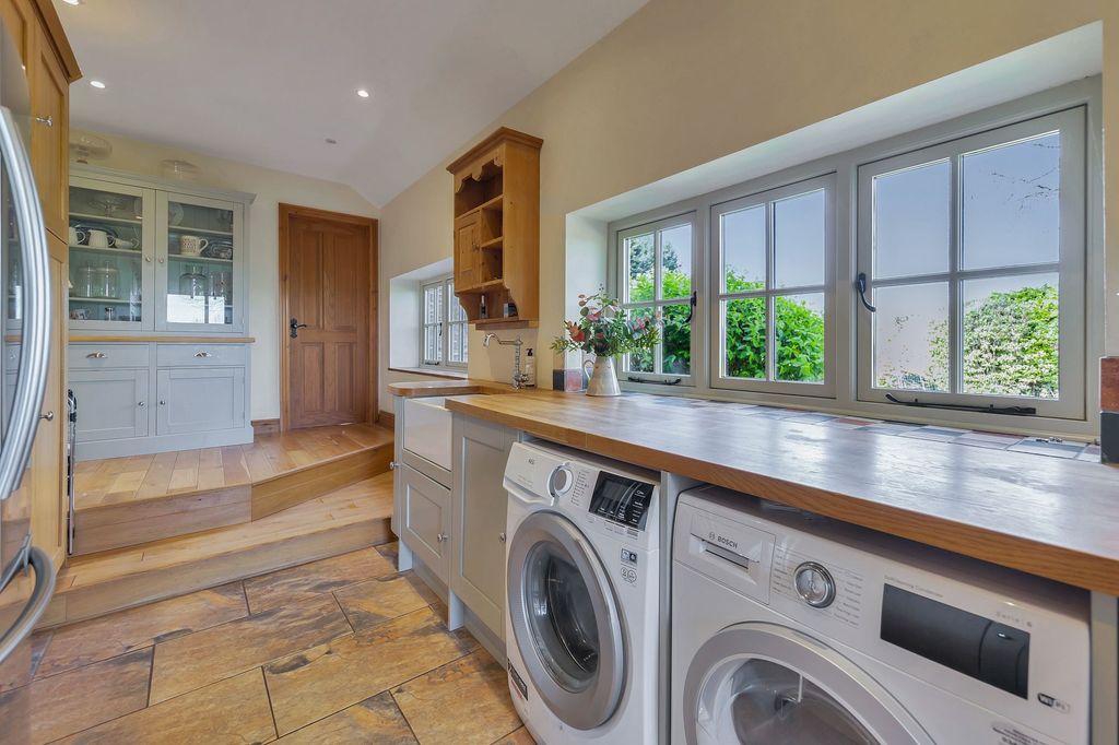Additional image 12 of 5 bed detached house for saleSaleway, Worcestershire WR9