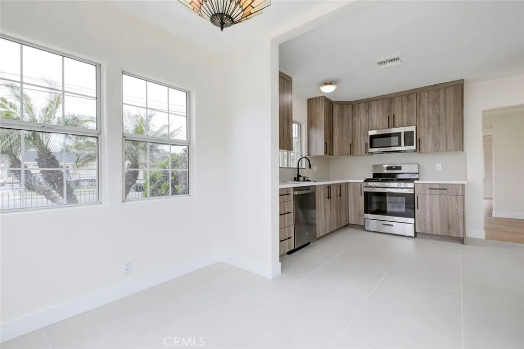 Additional image 29 of 6622 Varna Ave, Van Nuys, CA 91401