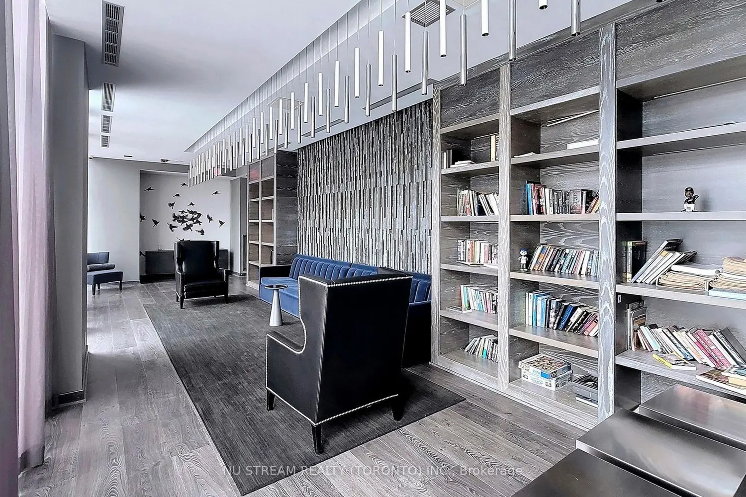 Additional image 16 of 1080 Bay Street 1403