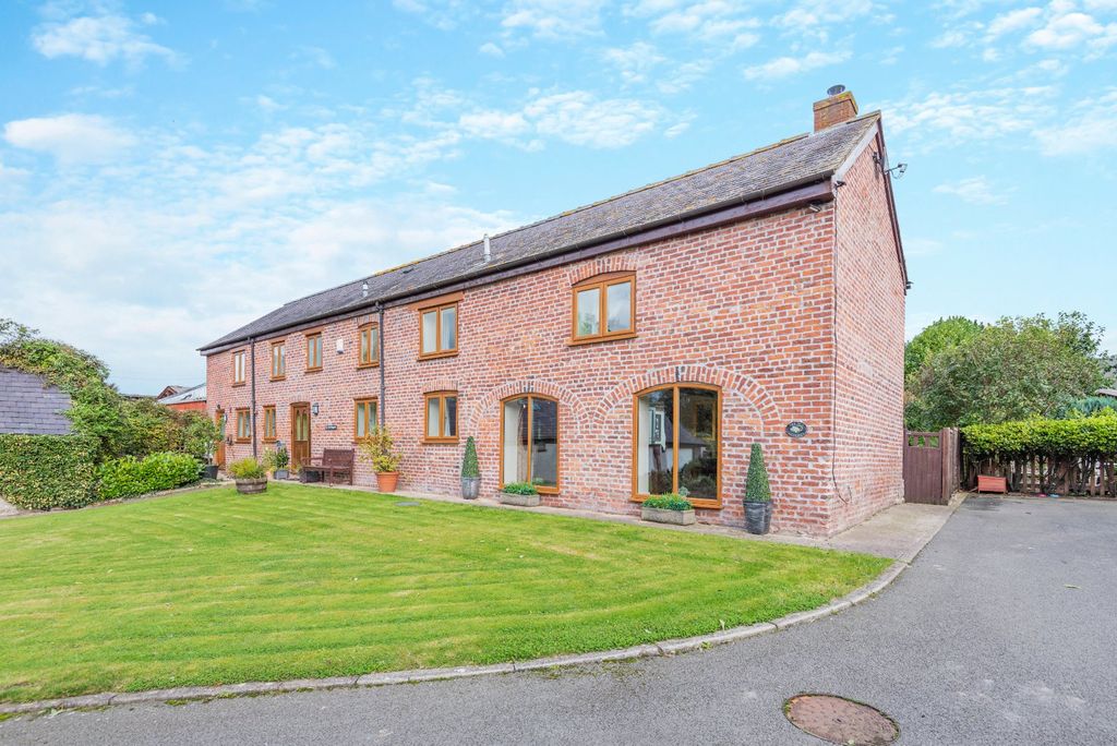 4 bed barn conversion for saleLlanychan, Ruthin, Denbighshire LL15 photo 2