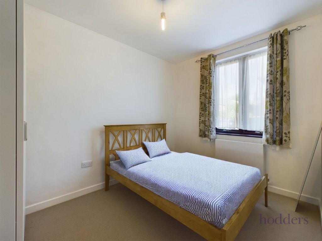 Additional image 6 of 1 bed flat for saleHanworth Lane, Chertsey, Surrey KT16