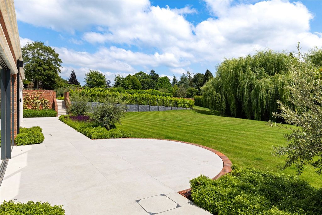 Additional image 5 of 6 bed detached house for saleCharters Gate, Ascot, Berkshire SL5