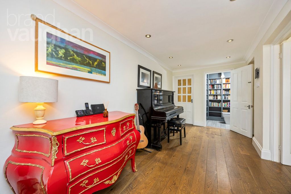 Additional image 7 of 3 bed flat for saleLewes Crescent, Brighton, East Sussex BN2