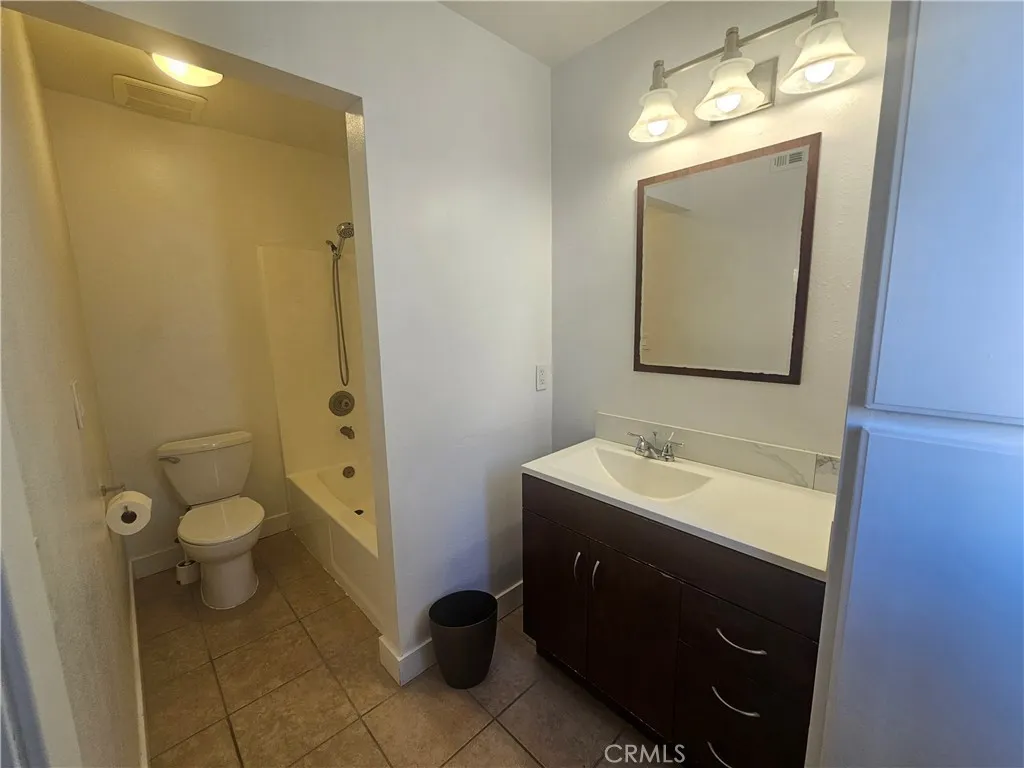 Additional image 50 of 15125 Nordhoff St, North Hills, CA 91343