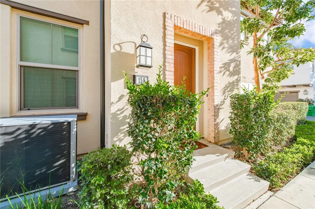 158 Bishop, Irvine, CA 92620