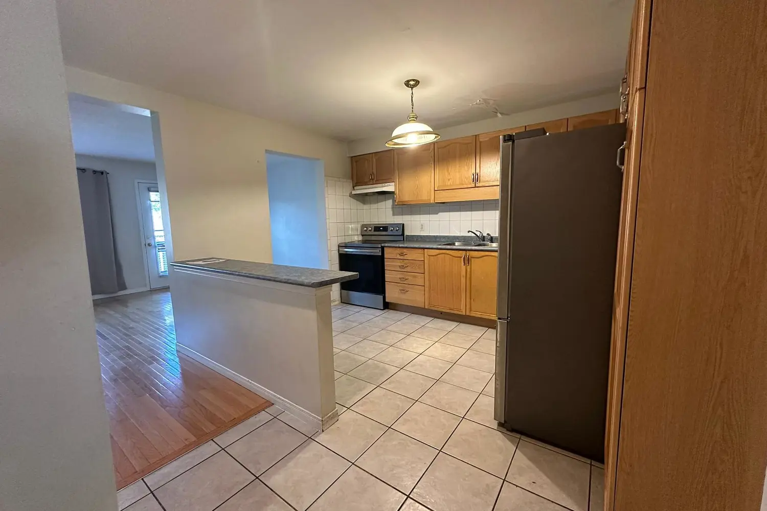 Additional image 6 of 1889 Upper Wentworth Street 35